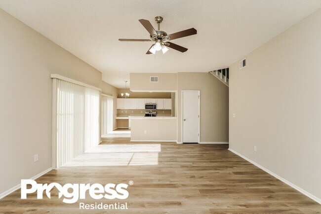 Building Photo - 90 Knights Hollow Dr