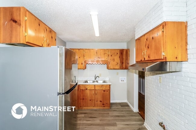 Building Photo - 4815 Marcel Ave