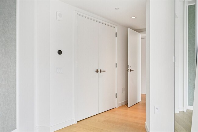 Foto del edificio - 150 Seaport Blvd