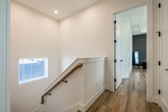 Building Photo - 412 N Nagle St