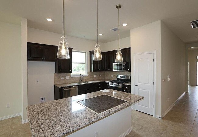 Building Photo - 12909 Bloomington Dr