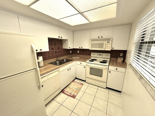 Foto del edificio - 3034 Eastland Blvd