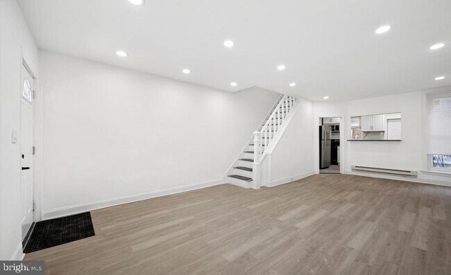 Foto del edificio - 558 Herman St
