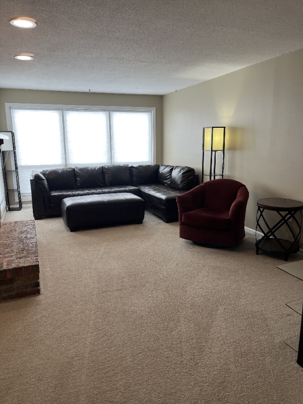 Foto del edificio - 559 Malletts Bay Ave