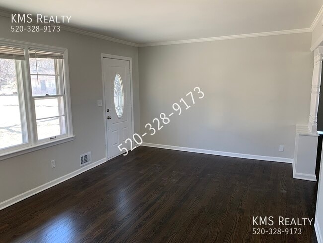 Building Photo - 4312 Claremont Ave