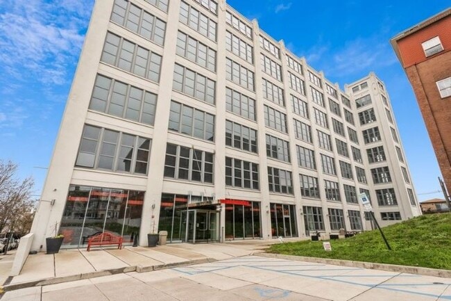 Building Photo - 50 Dey St