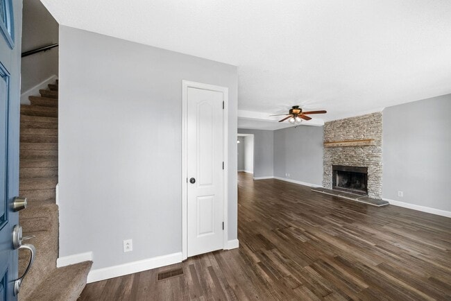 Building Photo - 3851 Man O War Blvd