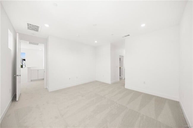 Building Photo - 470 Lobata