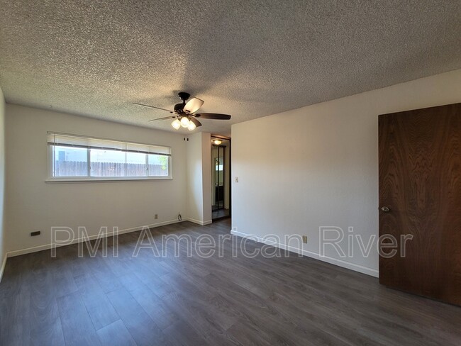 Building Photo - 1721 Avondale Ave