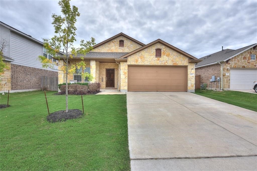 Foto principal - 8072 Bassano Dr