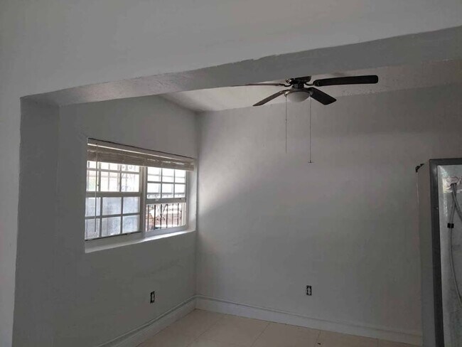Foto del edificio - 5575 NW 7th Ave