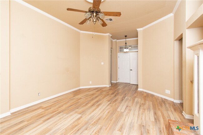 Building Photo - 4819 Box Canyon Dr