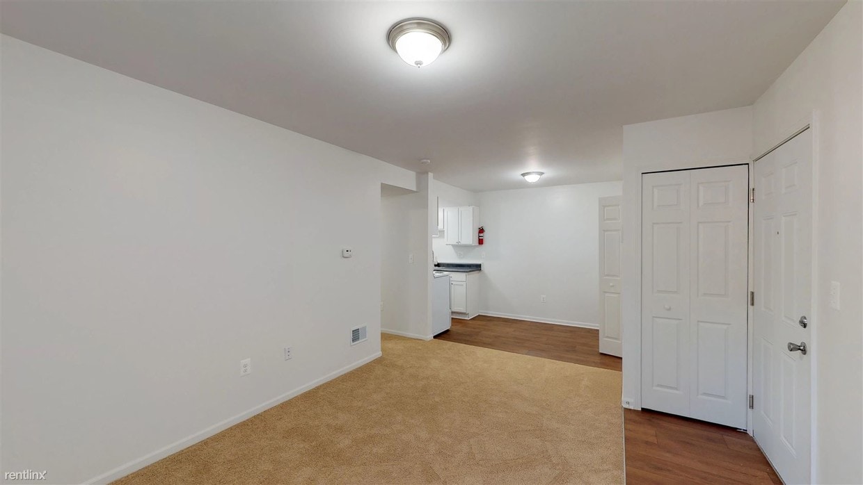 Primary Photo - 1 br, 1 bath Apartment - 801 Green Rd # 417