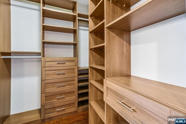 Foto del edificio - 3050 Edwin Ave