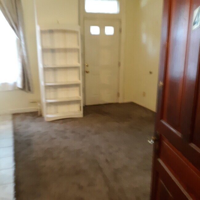 Foto del edificio - 2350 Rohs St