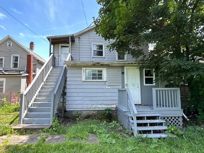 Building Photo - 640 W 13th St
