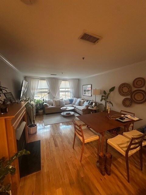 Foto del edificio - 812 Grand St