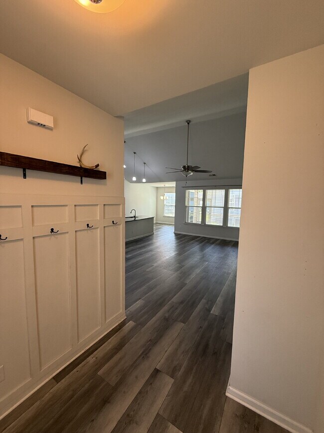 Foto del edificio - "Charming 3-Bedroom Beaufort Retreat in Picket Fences!!"