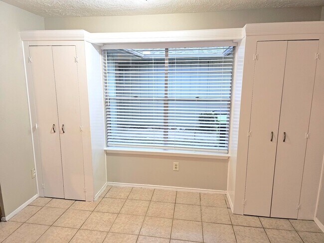 Foto del edificio - 2503 Brookford Dr