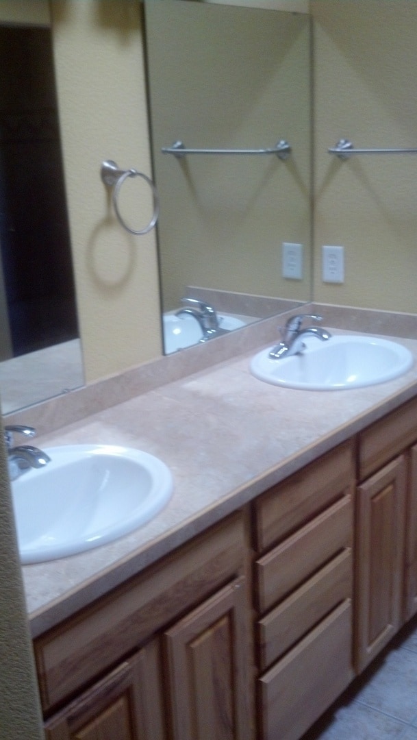 Building Photo - 2899 Longbow Dr