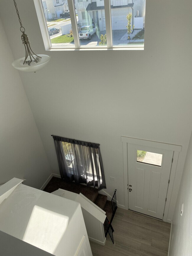 Building Photo - 4623 Flower Point