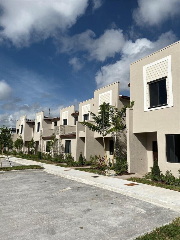 337 NE 208th Terrace, North Miami Beach, FL 33179 Townhome Rentals in
