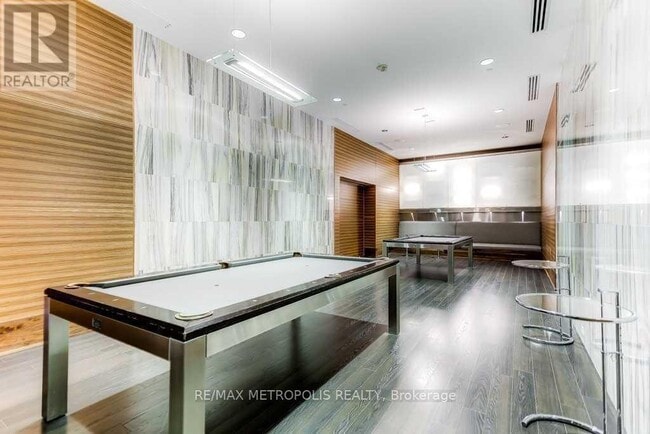 Building Photo - 135 Village Green Square