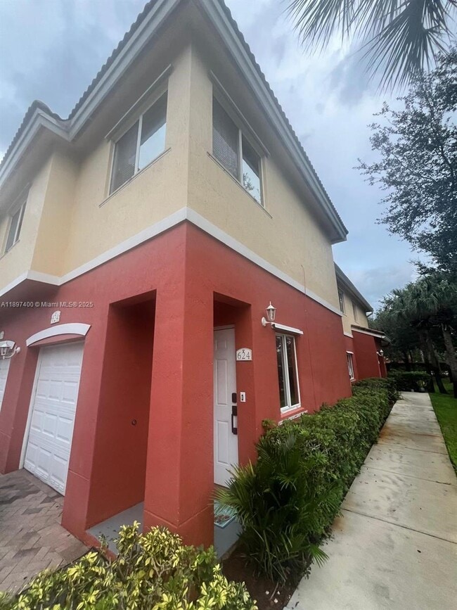 Foto del edificio - 3310 Palomino Dr