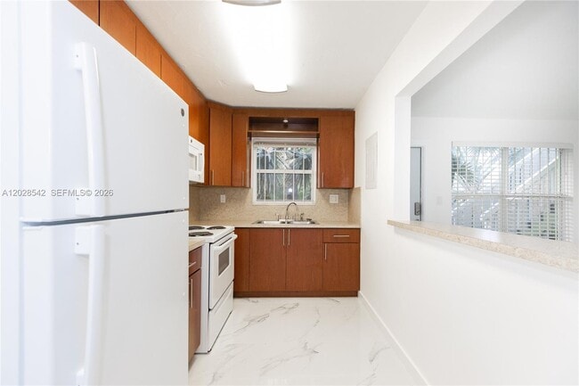Building Photo - 1060 NE 78th St