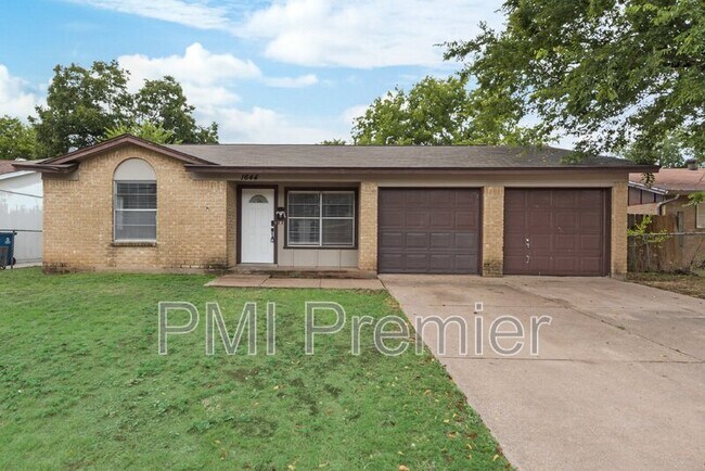 Foto del edificio - 1644 Americana Blvd