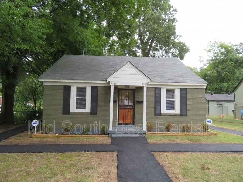 Primary Photo - 2386 Lamar Cir