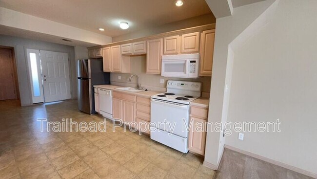 Foto del edificio - 4419 NE 83rd St