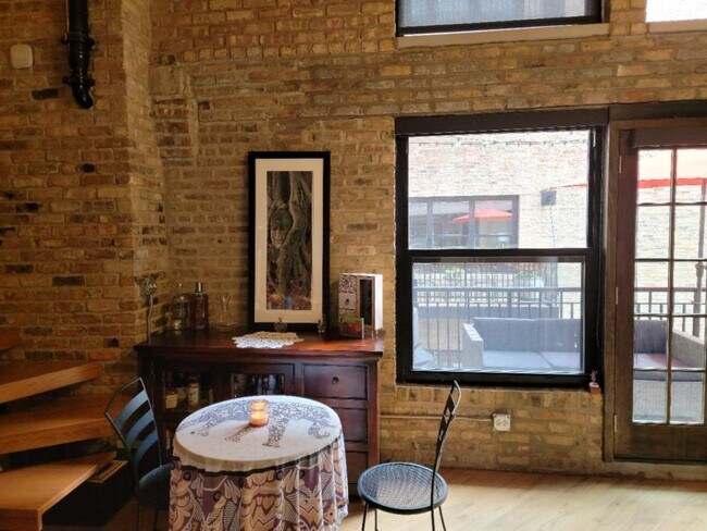 Foto del edificio - 226 N Clinton St