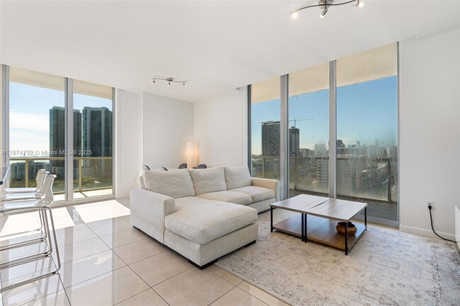 Foto del edificio - 3470 E Coast Ave