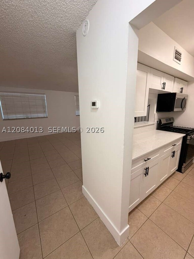 Foto del edificio - 1255 W 53rd St