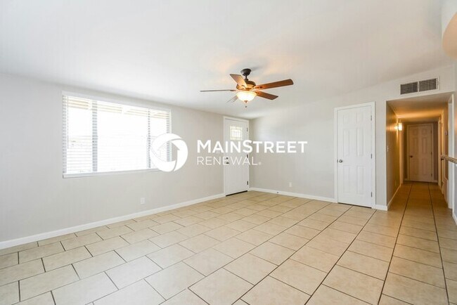 Building Photo - 3 Bedroom Pet-Friendly Home in TUCSON, AZ with Main Street Renewal