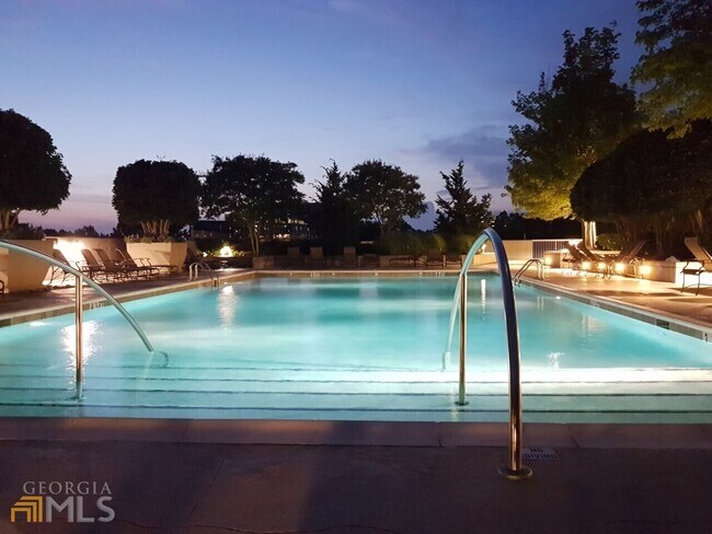 Foto del edificio - 3300 Windy Ridge Pkwy SE