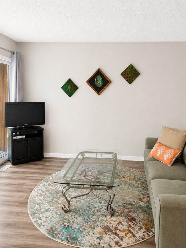 Building Photo - 9113 S Pointe Retreat Dr