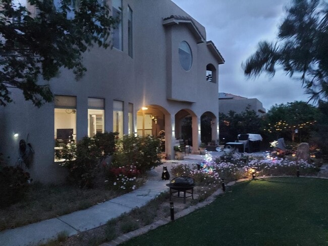 Building Photo - 1124 San Augustin Dr