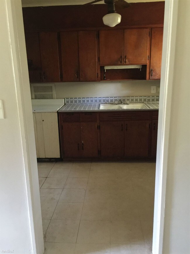 1312 W Waddell Ave, Albany, GA 31707 House Rental in Albany, GA