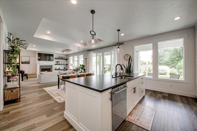 Building Photo - Beautiful 4 Bedroom Home - Nampa