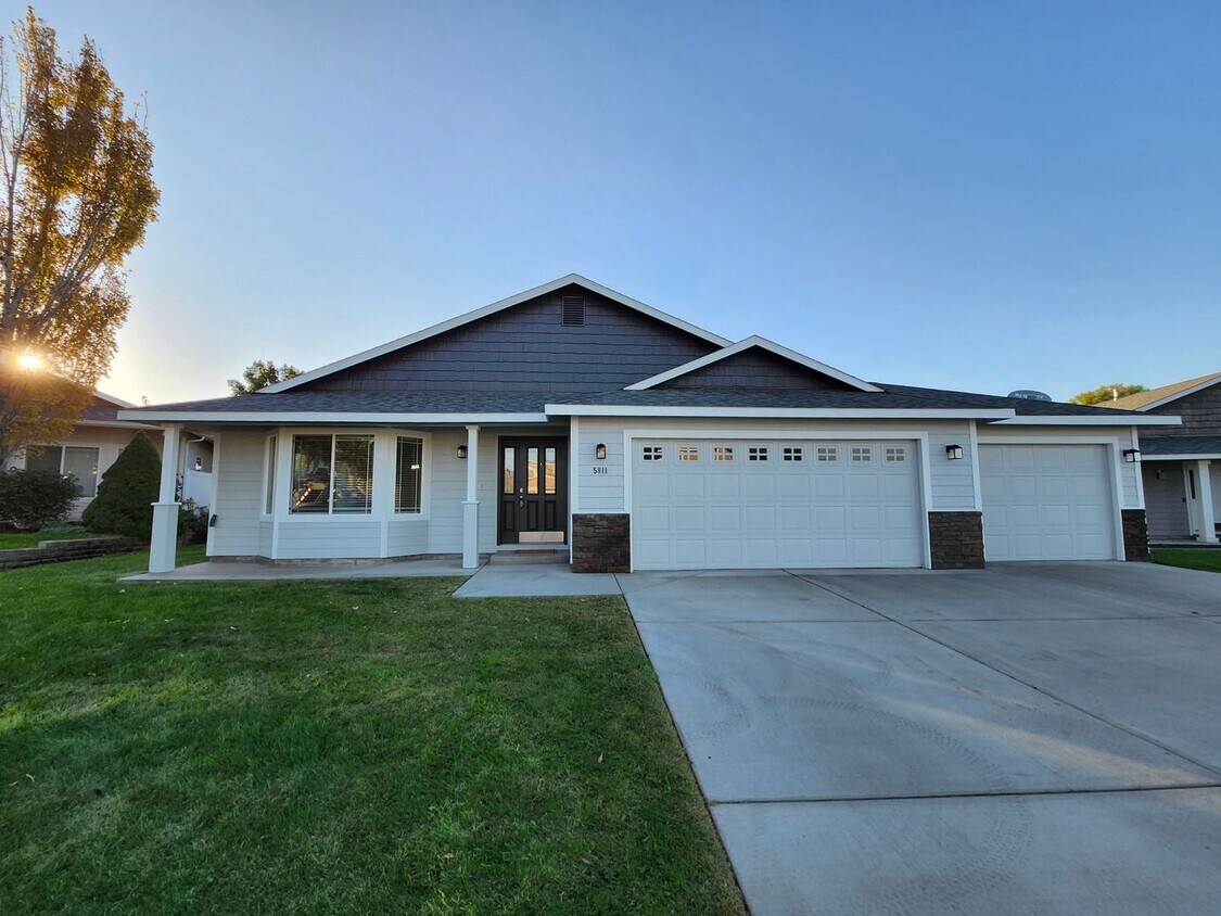 Foto principal - Spacious 3 bedroom/2 bath on Cul-de-Sac, 3...