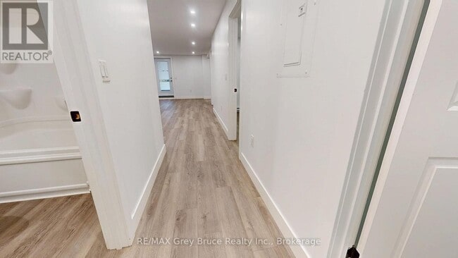 Building Photo - 39 1st Ave S