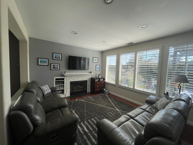 Building Photo - 6899 Evening Song Ct