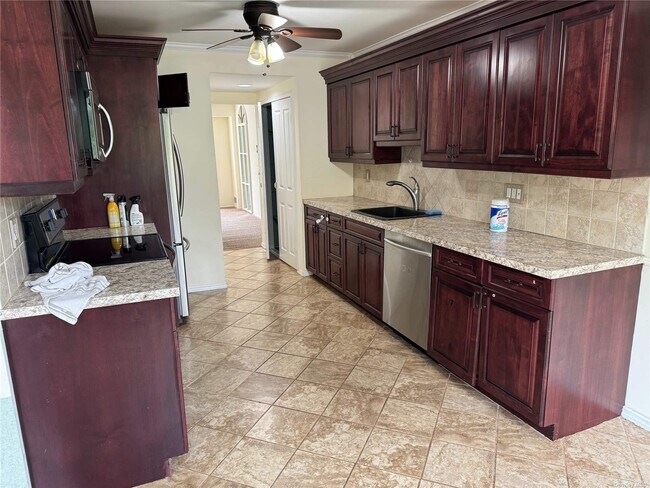 Foto del edificio - 261 Pond View Ln