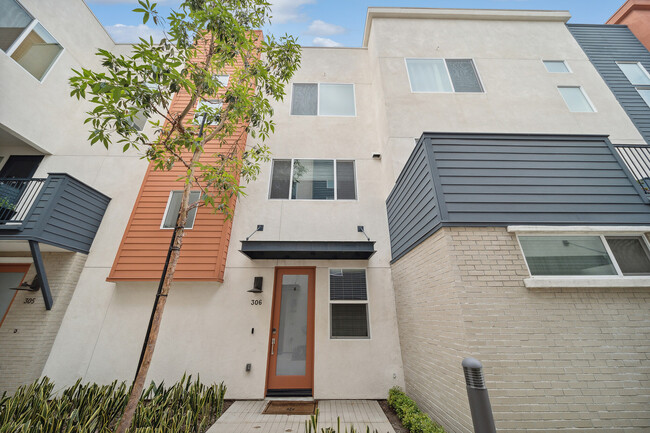 Building Photo - 9914 Artesia Blvd