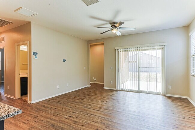 Foto del edificio - 42087 W Balsa Dr