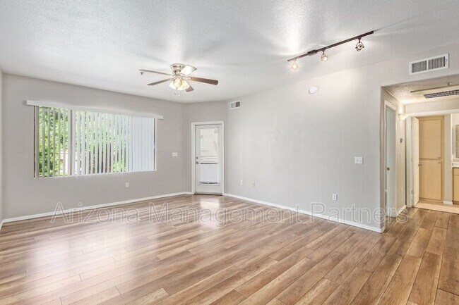 Foto del edificio - 18416 N Cave Creek Rd