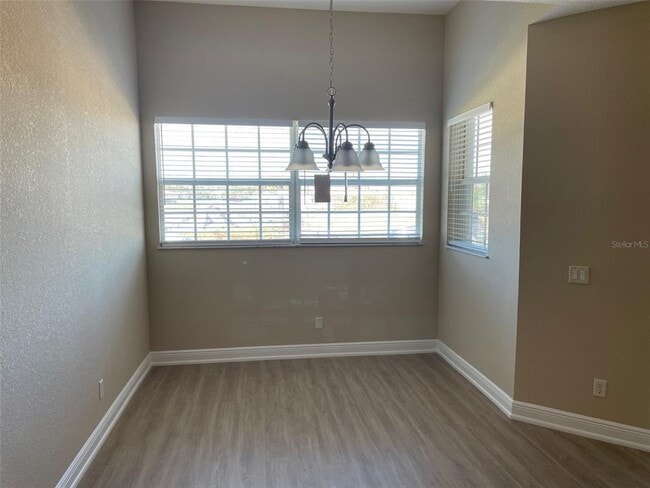 Foto del edificio - 10365 Pendleton Ave