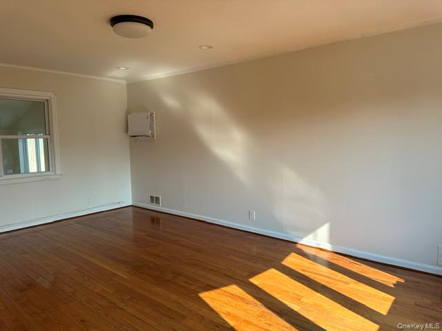 Building Photo - 410 Herricks Rd